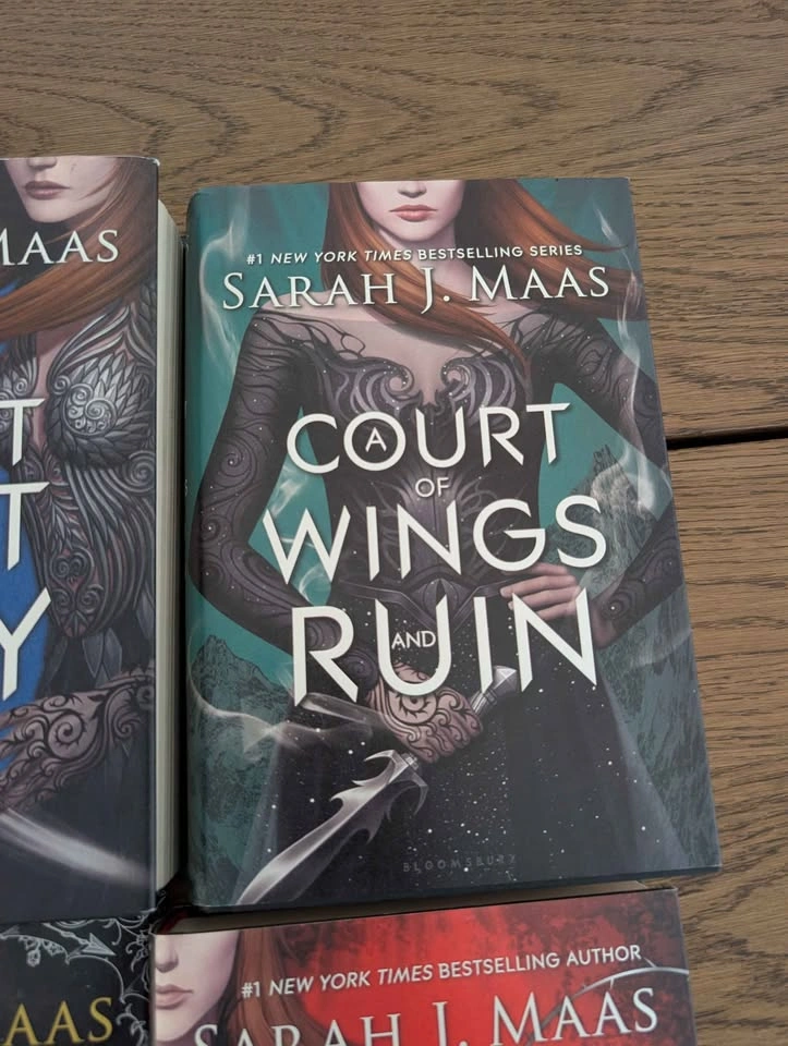 A Court of Thorns and Roses Hardcover Set 1st Edition - photo 5