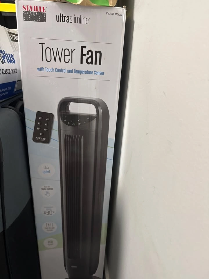Seville Classics UltraSlimline 40 inch Tower Fan with Remote - photo 2