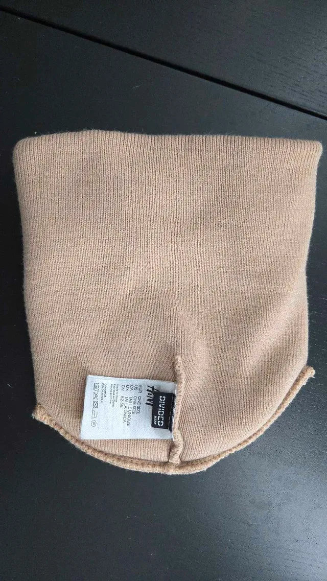 H&M Divided Possibilité beige beanie image indicator(2)