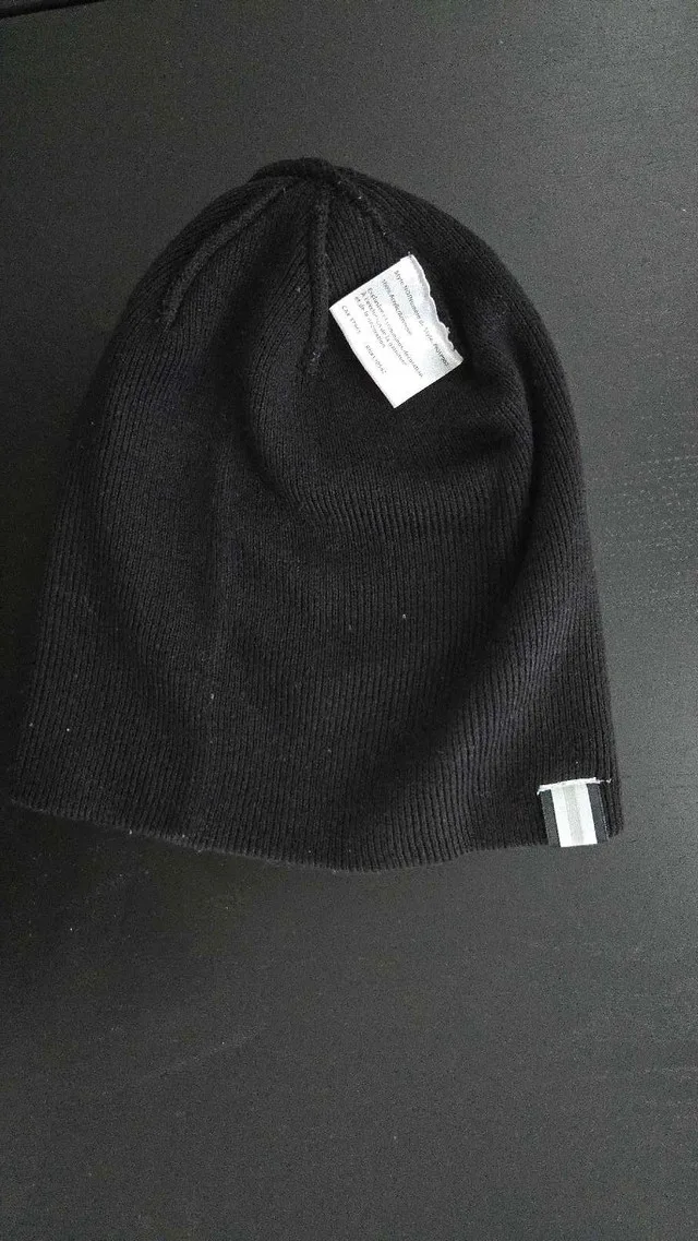 Sherwood black beanie image indicator(2)