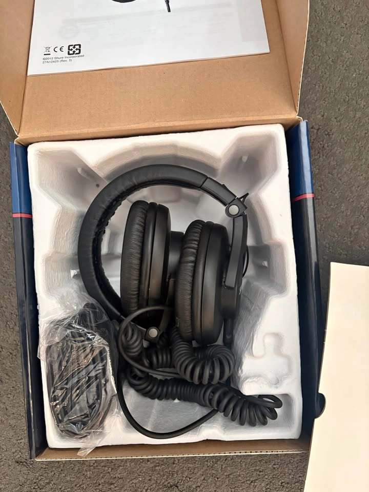 Shure SRH440 Professional Studio Headphones (In Box)