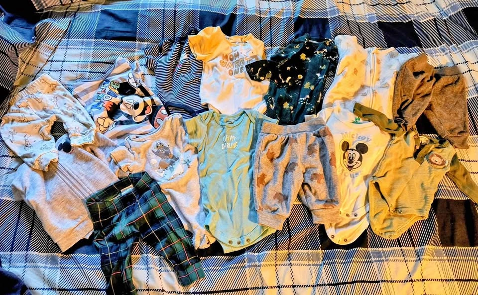 Newborn, 0-3 month clothes lot