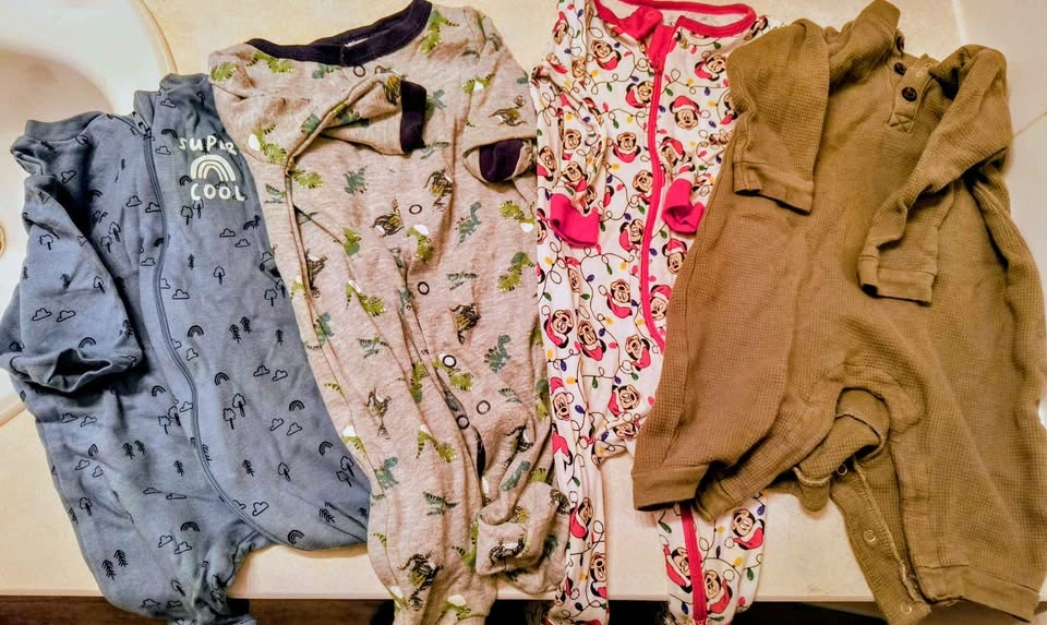 Newborn, 0-3 month clothes lot - photo 4