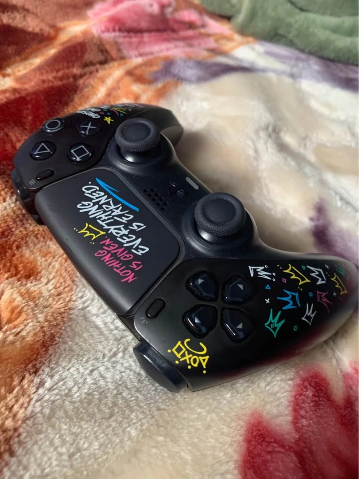 DualSense Lebron James Limited Edition PS5 Controller - photo 5