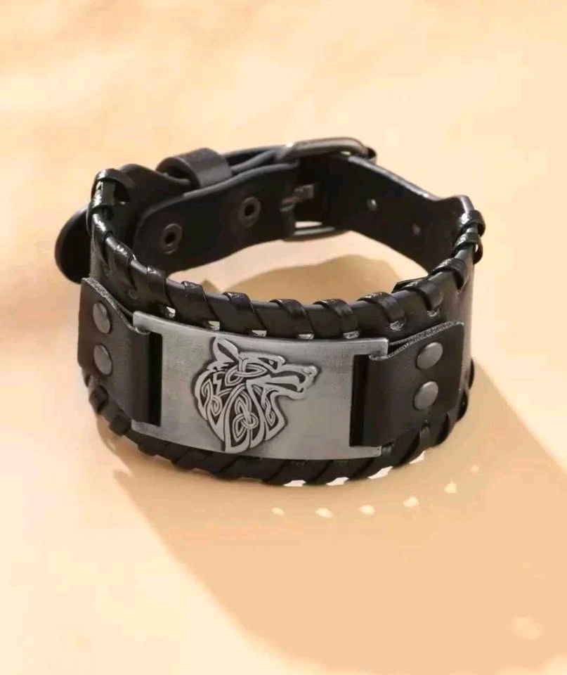 Wolf Head Leather Cuff Bracelet - photo 2