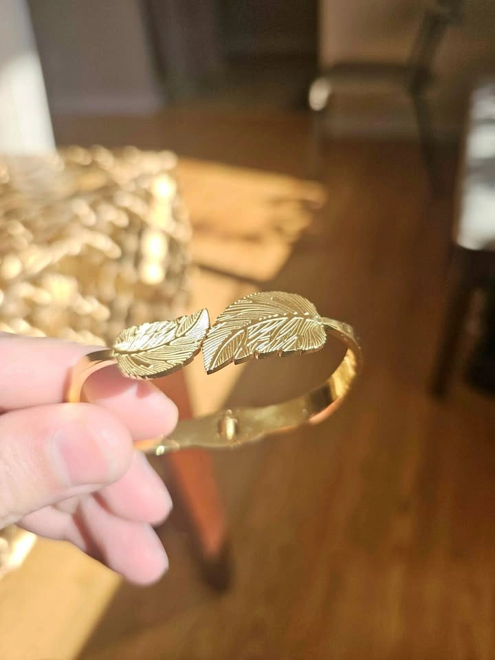 Gold Leaf Bangle Bracelet