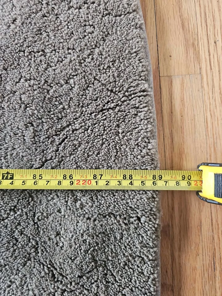 7.5' Round Taupe Area Rug - photo 2