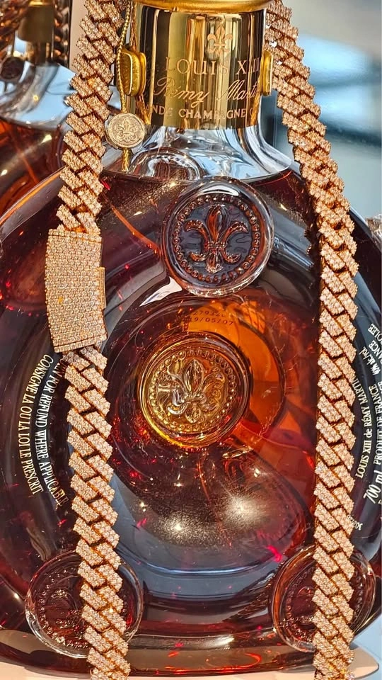 14kt gold natural diamond Cuban