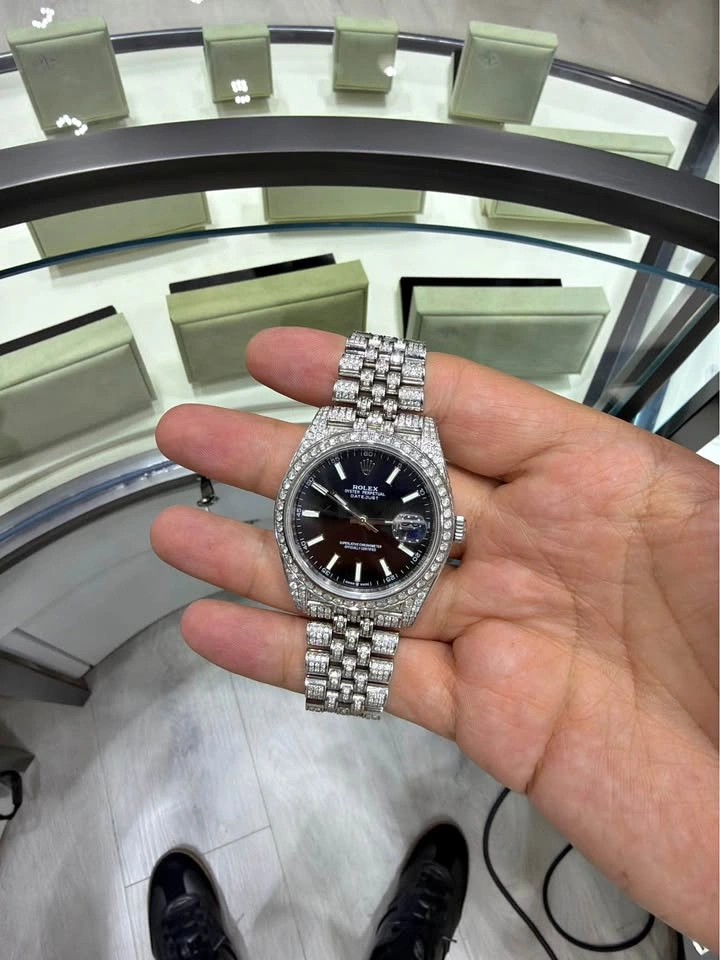 Rolex natural diamonds