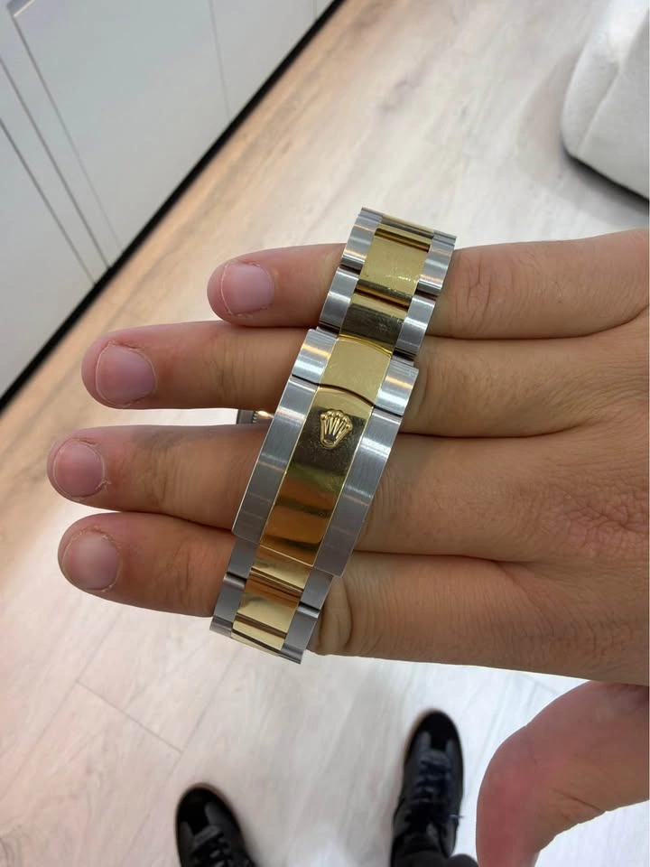 2020 and 2021 Rolex Sky-Dweller - photo 4