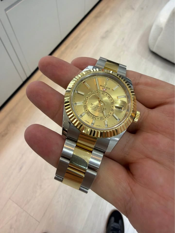 2020 and 2021 Rolex Sky-Dweller - photo 5