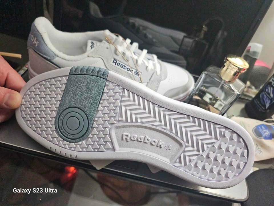 Reebok sports shoes - photo 2