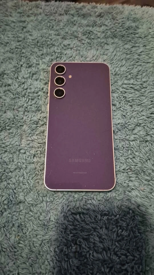 Purple Samsung S23 FE - photo 3