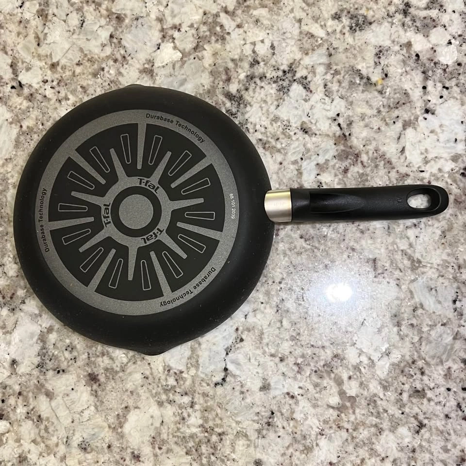 T-Fal Signature 26cm Non-Stick Frying Pan - photo 2