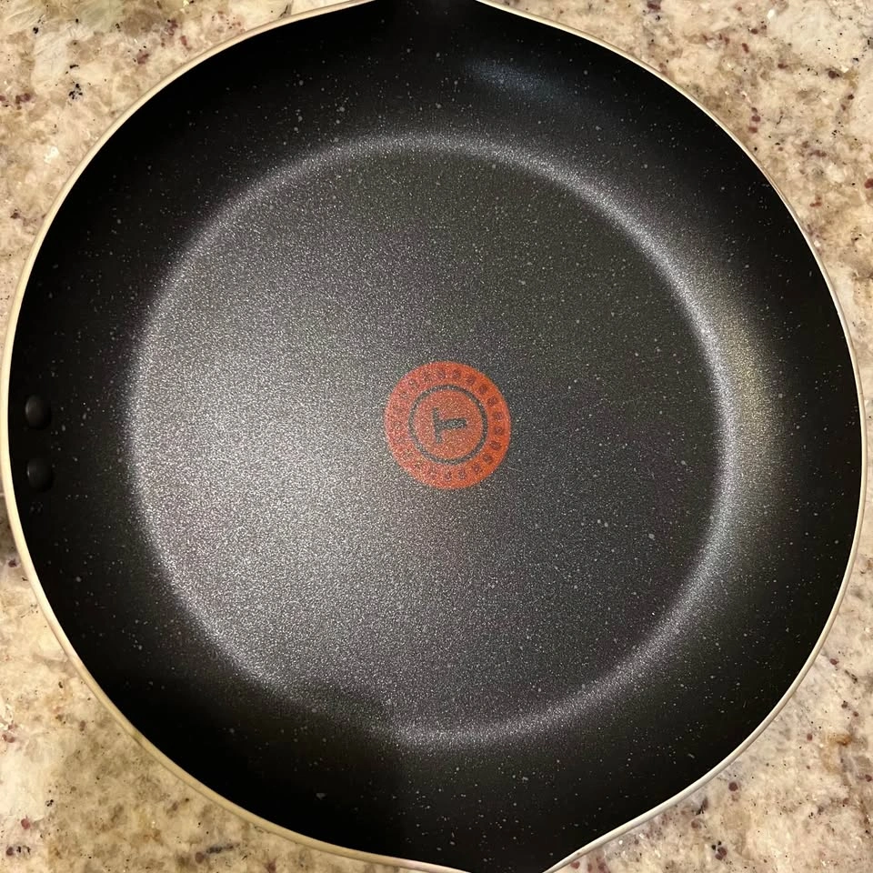 T-Fal Signature 26cm Non-Stick Frying Pan - photo 3