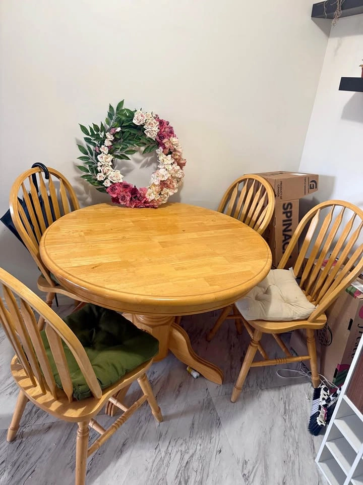 Vintage Wood dining table set with 4 matching chairs