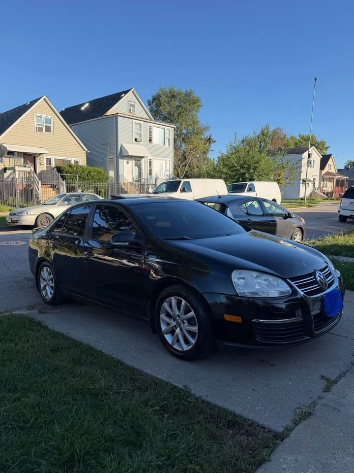 2010 Volkswagen Jetta 2.5L SE Sedan 4D - photo 2