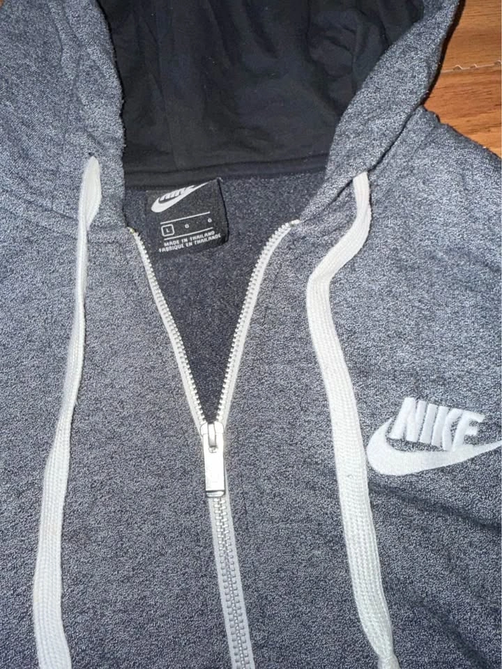 Nike sweater - photo 2