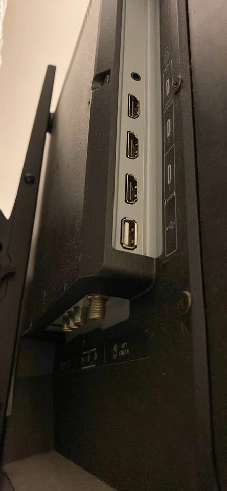 Toshiba 43" 1080p LED HDTV - photo 3