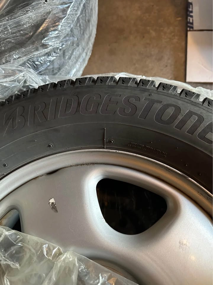 225/65/17 Bridgestone Winter Tires & Rims + Autel TPMS - photo 5