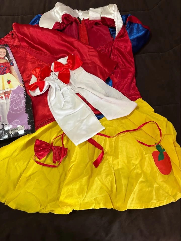 Spirit Halloween Snow White Teen Costume Size 14-16 - photo 2