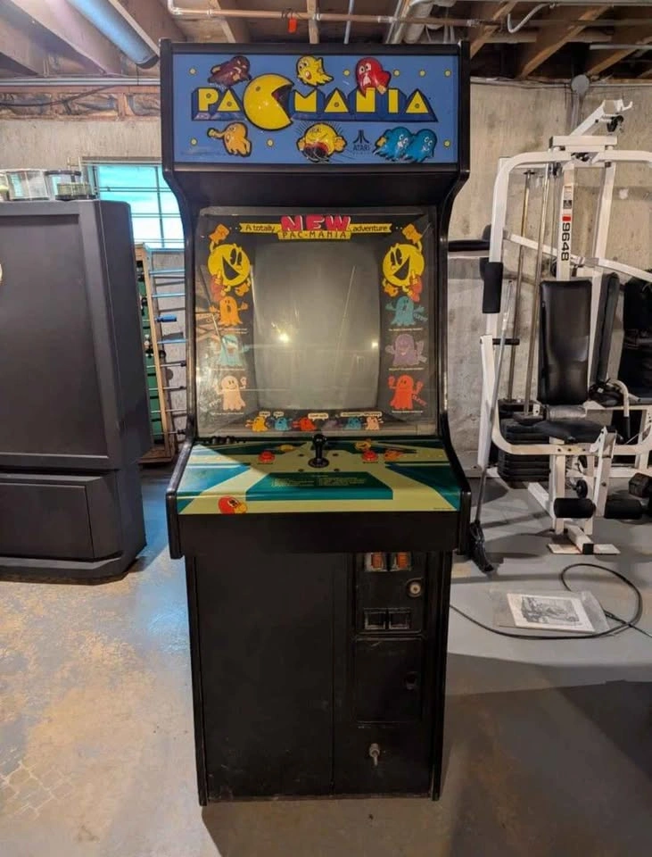 Pacmania Atari Arcade Machine - photo 2