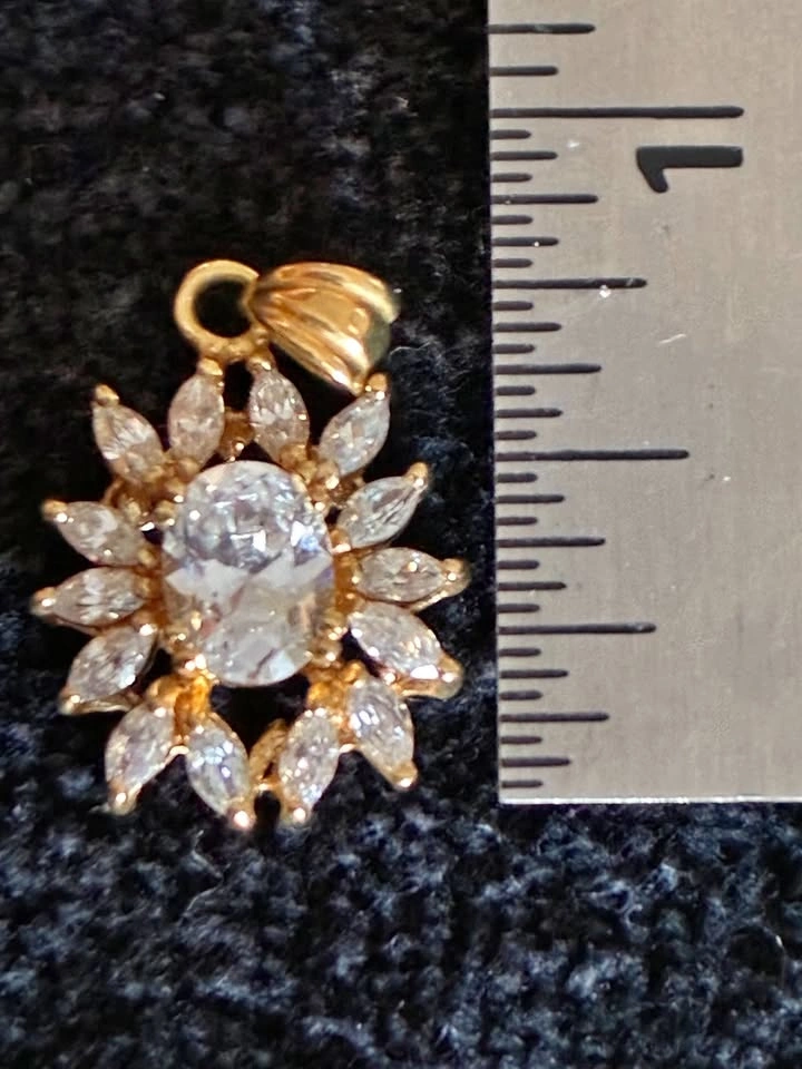 Vintage Sunburst / Sunflower Cluster Pendant (Gold Tone)