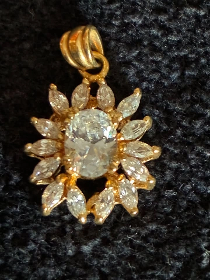 Vintage Sunburst / Sunflower Cluster Pendant (Gold Tone) - photo 3