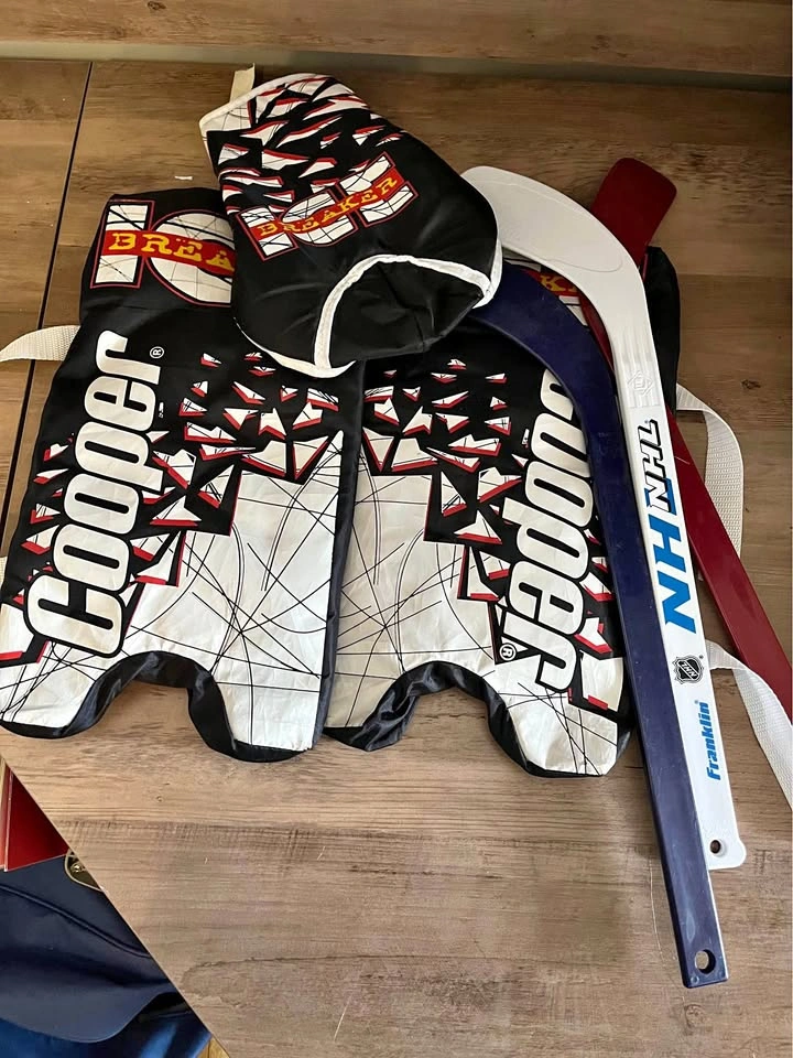 Mini sticks and goalie pads