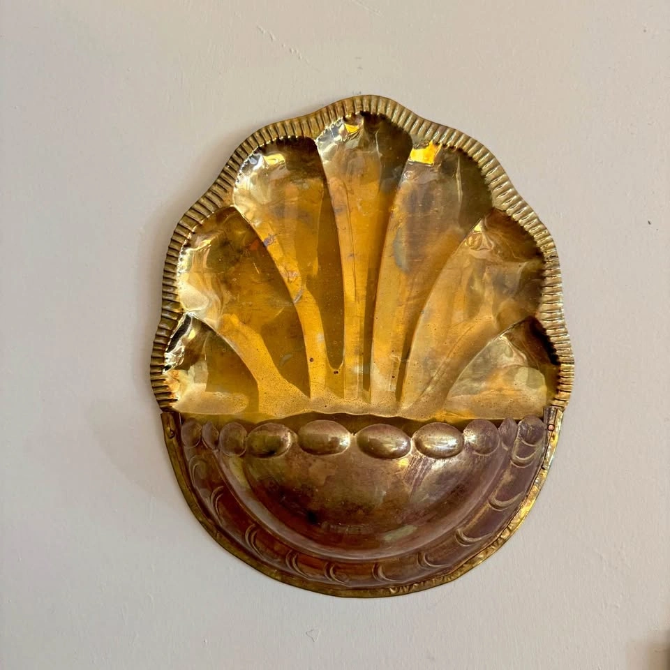 Vintage Brass Seashell Wall Planter / Wall Pocket