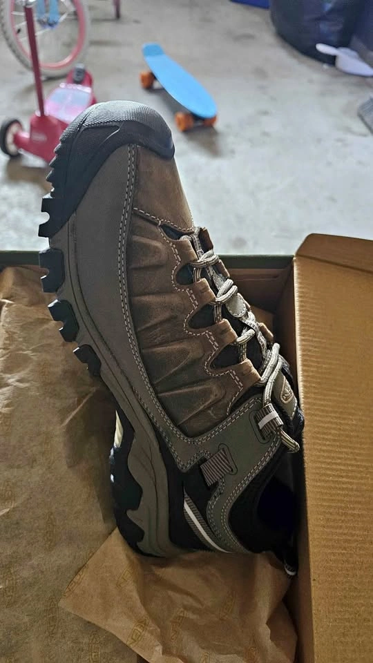 KEEN Targhee 3 Waterproof Wide Fit Men's US 9.5 Hiking Shoes
