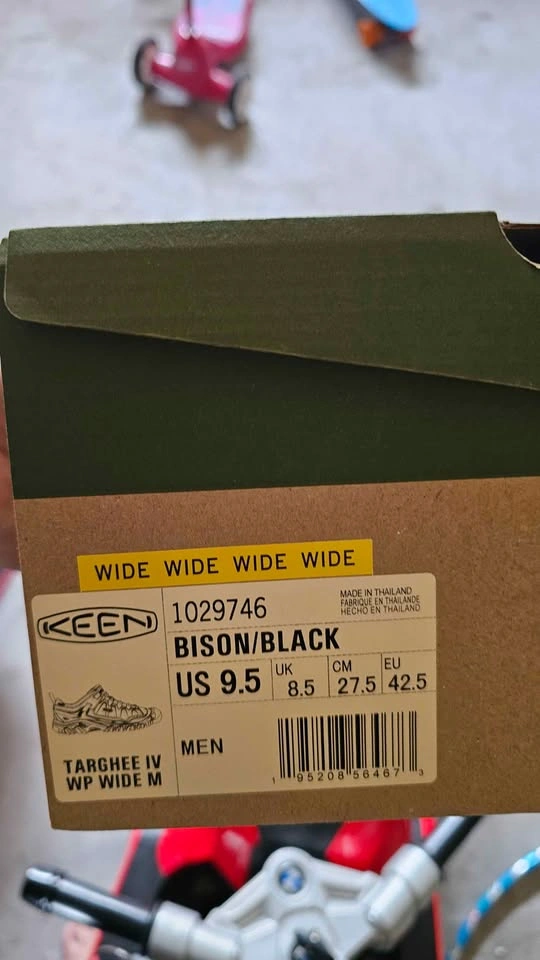 KEEN Targhee IV WP Hiking Shoes US 9.5 Wide Bison/Black - photo 3