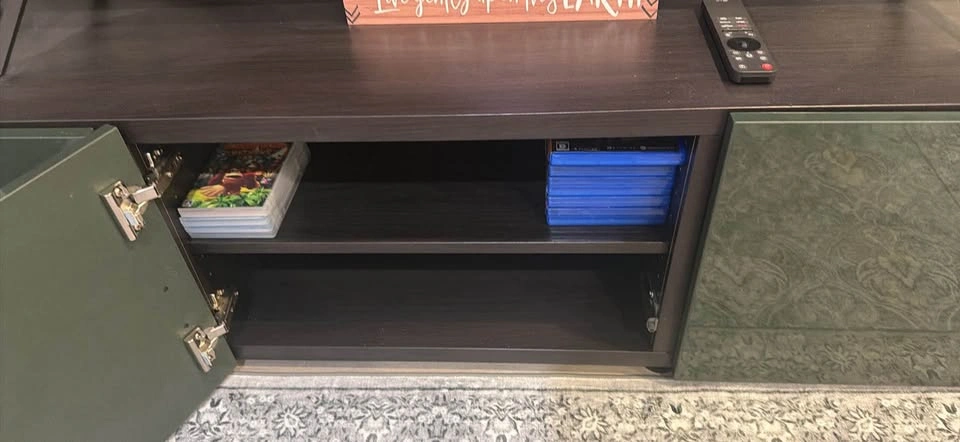 Moving sale! Large modern TV stand / entertainment unit - photo 3