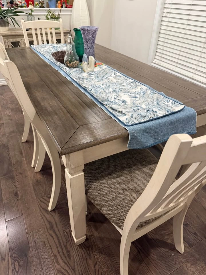Moving Sale! Dining Table Set with 4 Chairs & Bench! - photo 3