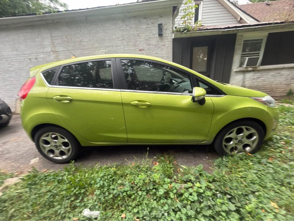 2011 Ford Fiesta - photo 3