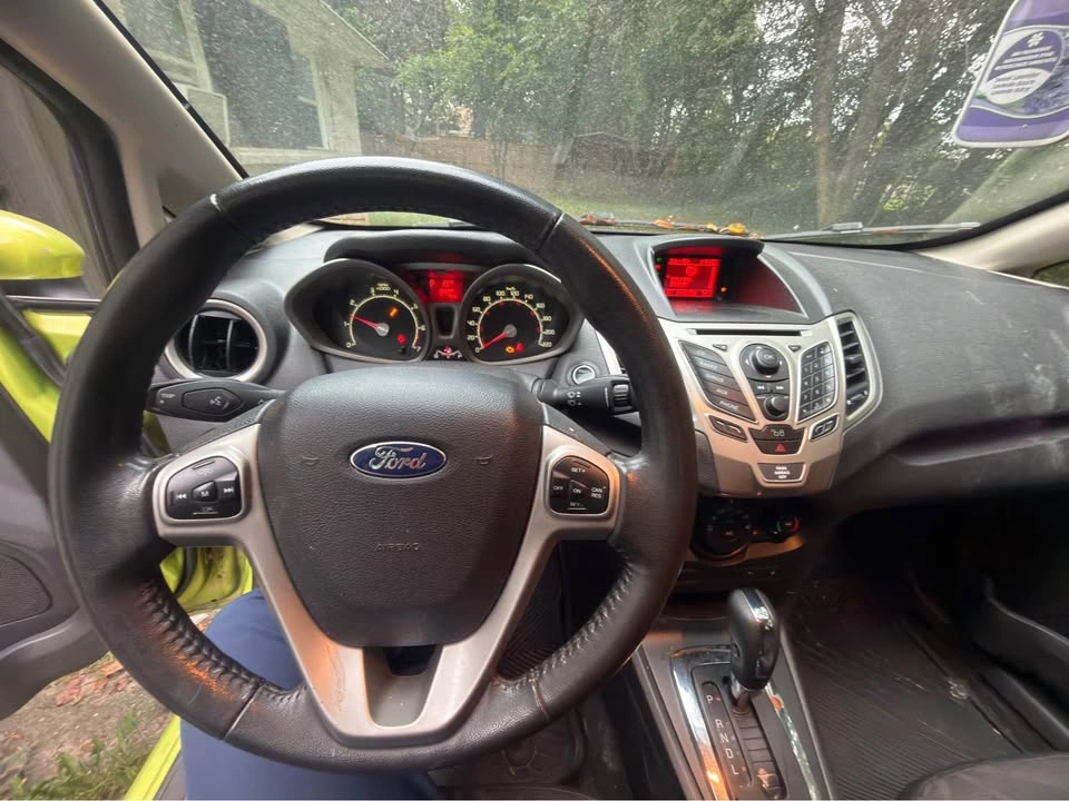 2011 Ford Fiesta - photo 4