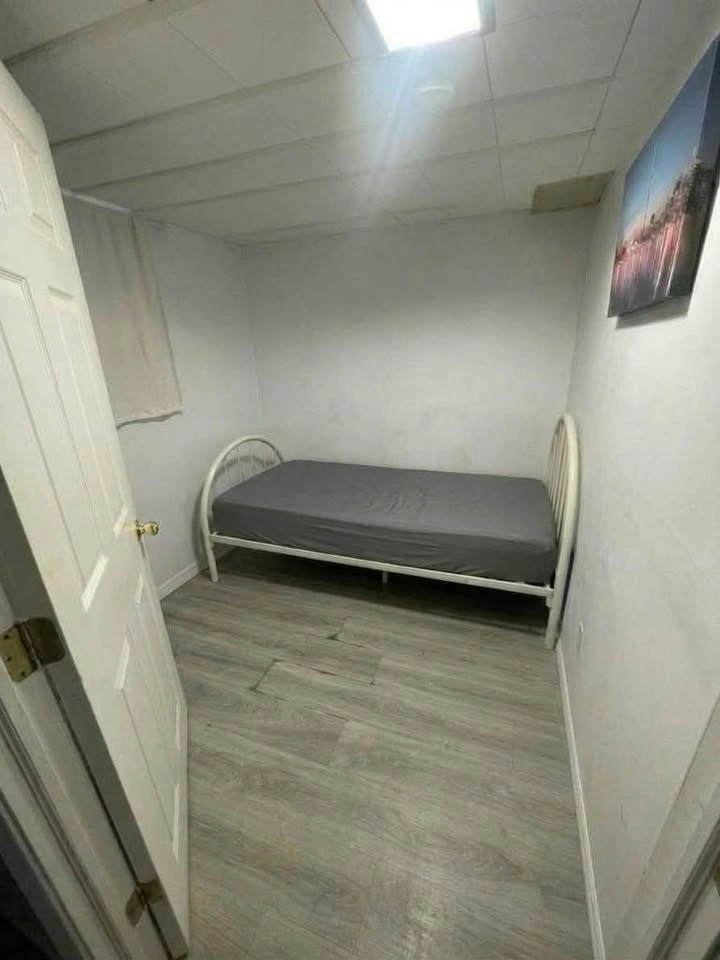 Private room for rent - photo 2