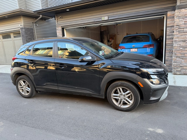 2023 Hyundai Kona Essential AWD - 47K KM - Warranty Included - photo 2