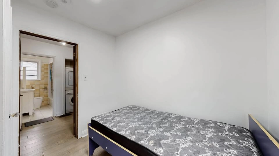 Private room for rent - photo 2