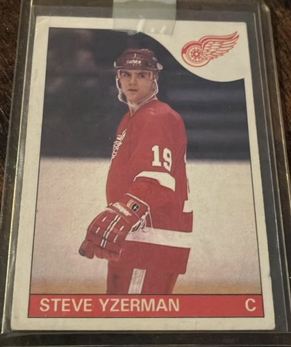 1985-86 O-Pee-Chee Steve Yzerman 2nd Year Card #29