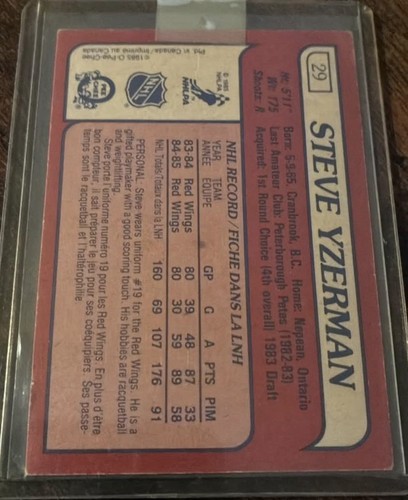 1985-86 O-Pee-Chee Steve Yzerman 2nd Year Card #29 - photo 2