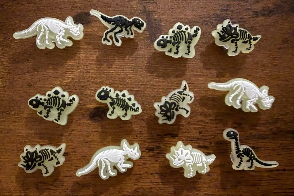 Glow in the Dark Dinosaur Crocs Charms – 12 Pieces - photo 2