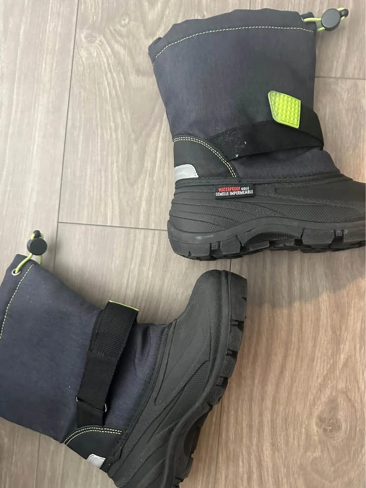 New waterproof boots Size 1 - photo 2