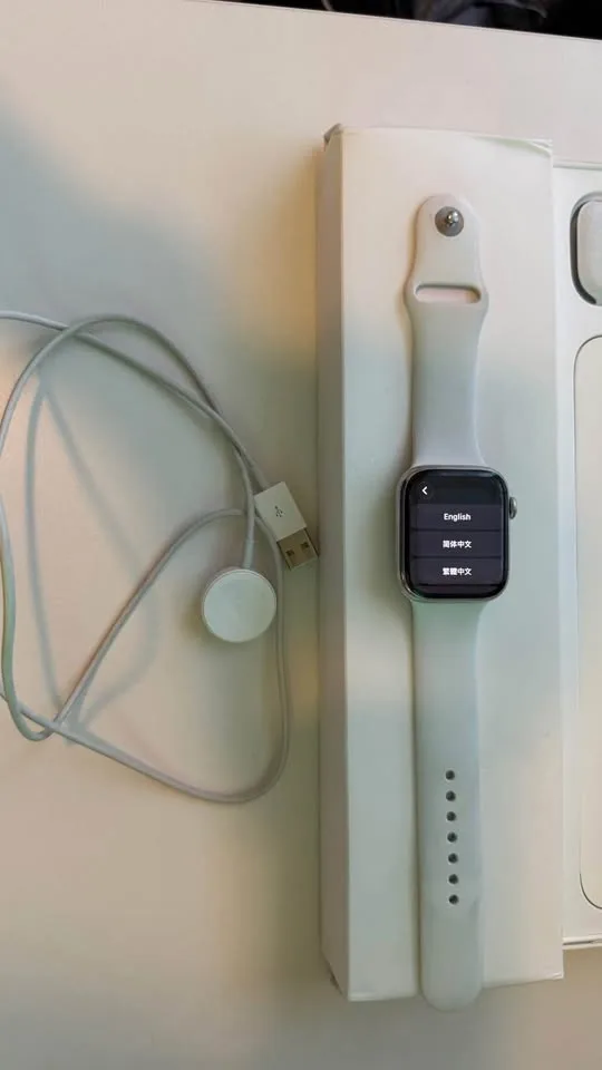 Apple Watch Series 8 45mm Stainless Steel White Band & Stand image indicator(6)