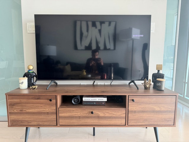 Samsung 55" 4K UHD HDR Smart TV UN55TU7000FXZC – Titan Grey - photo 2