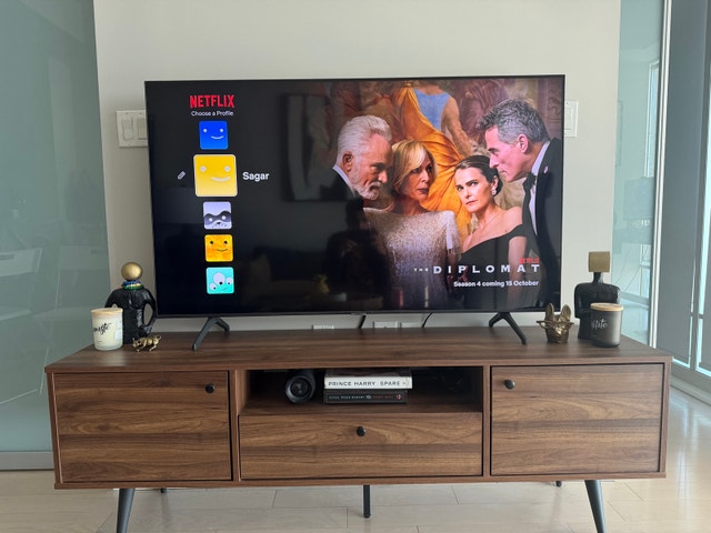 Samsung 55" 4K UHD HDR Smart TV UN55TU7000FXZC – Titan Grey - photo 3