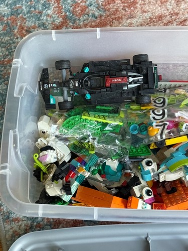 LEGO Bulk Lot with Minifigures & Vehicles - Mixed Bricks - photo 3