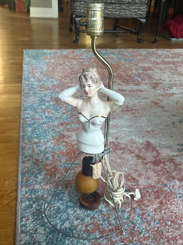 Vintage 1940’s-50’s Mid-Century Boudoir Lady Lamp