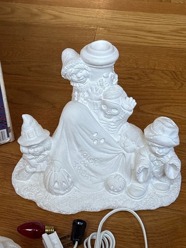 Vtg Wee Crafts Halloween Beggars NightOut Light Up Paintable - photo 4