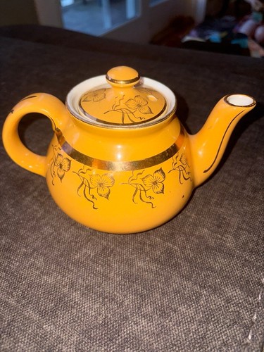 HALL Mustard/Canary Yellow 2 Cup 028 Teapot with Gold EUC
